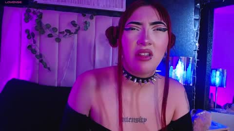 Mia online show from 12.21.24