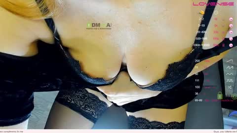 Snapshot of _justcallme_ chatting on 05.12.26 _justcallme_ online show from 05.12.26