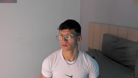 Snapshot of _justin_andrew1 chatting on 02.05.26 justin online show from 02.05.26