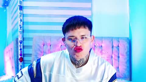 Snapshot of _justinmoon2 chatting on 05.09.26 mod online show from 05.09.26