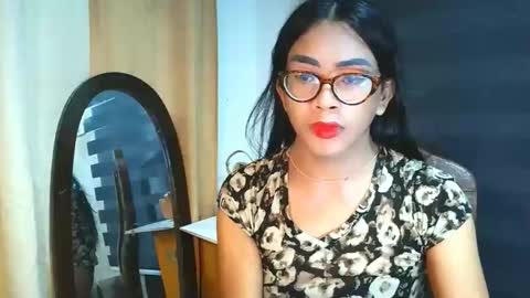 Snapshot of _karie_ chatting on 04.28.26 _karie_ online show from 04.28.26