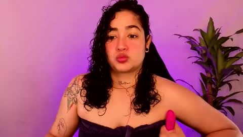 Snapshot of _kat_1 chatting on 10.01.25 online show from 10.01.25