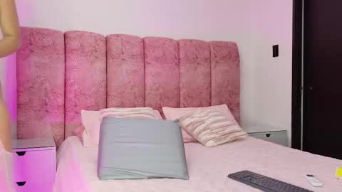 Kendall online show from 01.06.26