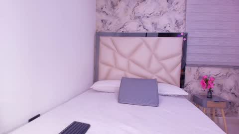 Kendall online show from 04.15.26