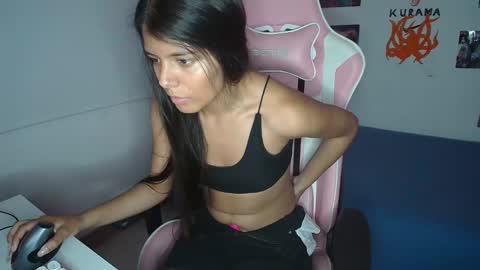 Snapshot of _kendall_jones chatting on 01.27.25 _kendall_jones online show from 01.27.25