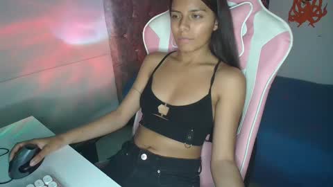 Snapshot of _kendall_jones chatting on 02.12.25 _kendall_jones online show from 02.12.25