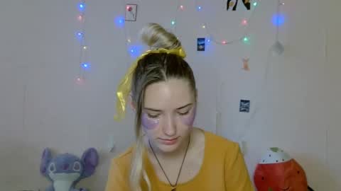 _kikiclark_ online show from 09.10.25