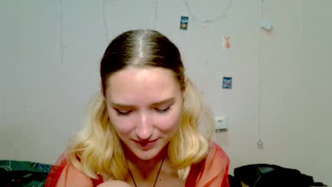 _kikiclark_ online show from 09.26.25