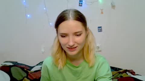 _kikiclark_ online show from 09.28.25