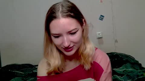 _kikiclark_ online show from 10.17.25