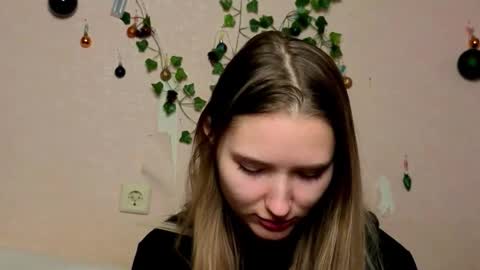 _kikiclark_ online show from 01.31.26