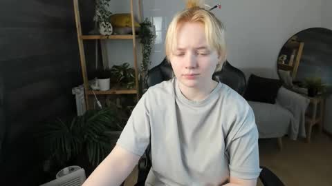 Snapshot of _killy_ chatting on 10.02.25 Li online show from 10.02.25