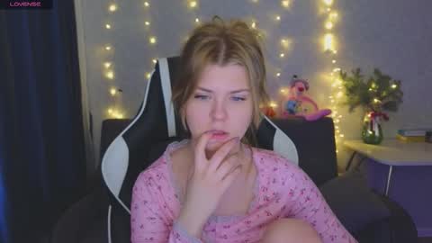 Snapshot of _kirieshka chatting on 02.04.26 Molly Emily online show from 02.04.26