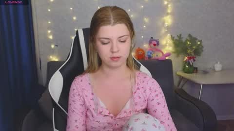 Snapshot of _kirieshka chatting on 02.06.26 Molly Emily online show from 02.06.26