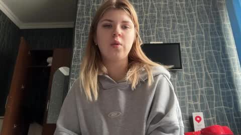 Molly   Emily online show from 04.01.26