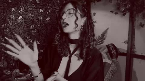 Lady Luna online show from 12.27.24