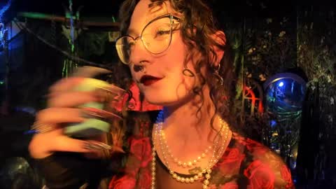 Lady Luna online show from 04.05.26