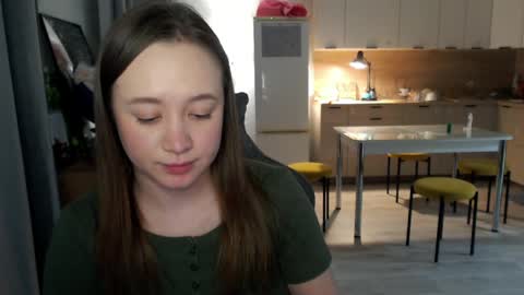 Snapshot of _lalune_ chatting on 04.19.26 _lalune_ online show from 04.19.26