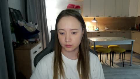 Snapshot of _lalune_ chatting on 04.20.26 _lalune_ online show from 04.20.26