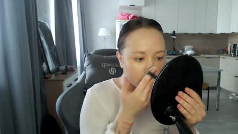 Snapshot of _lalune_ chatting on 04.22.26 _lalune_ online show from 04.22.26