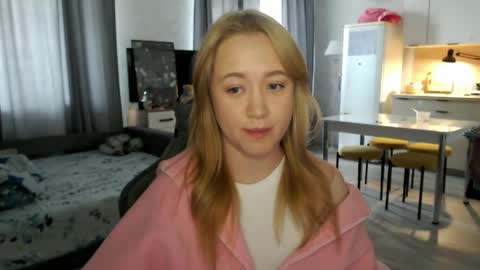 Snapshot of _lalune_ chatting on 05.14.26 _lalune_ online show from 05.14.26