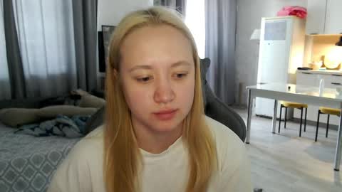 Snapshot of _lalune_ chatting on 05.26.26 _lalune_ online show from 05.26.26