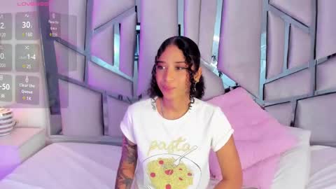 Lanna  online show from 02.20.25