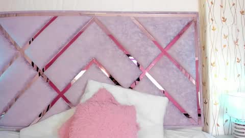 Lanna  online show from 02.22.25