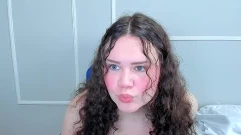 Snapshot of _leana_oo chatting on 05.26.26 leana online show from 05.26.26