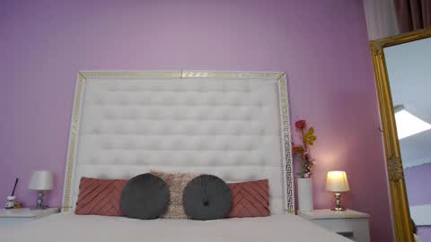 Lena Paul online show from 12.23.25