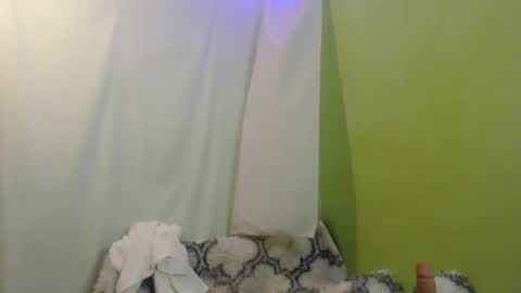 _lilies_gigi_ online show from 12.11.24