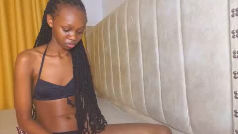 Littlevenus online show from 11.03.25