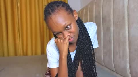 Littlevenus online show from 11.15.25