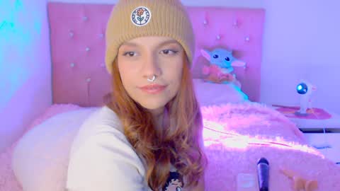 Snapshot of _lloou_ chatting on 01.11.25 Sofia 3 online show from 01.11.25