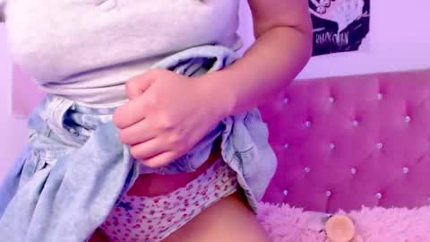 Snapshot of _lloou_ chatting on 02.15.25 Sofia 3 online show from 02.15.25