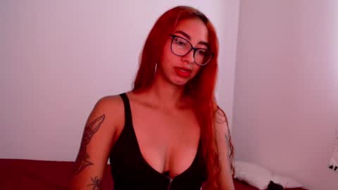 _loreana_ online show from 01.28.25