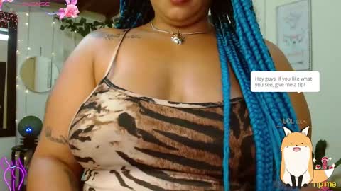 Snapshot of _lorraine_love chatting on 10.22.25 Hi guys I am Camila online show from 10.22.25