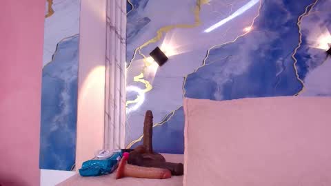 Lorrayne online show from 11.15.25