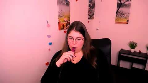 Mary online show from 10.24.25