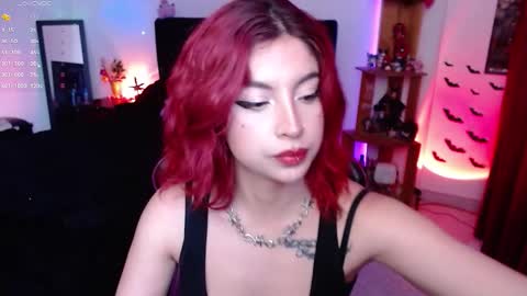 Queen.  Help me reach 100 thumbs up  online show from 10.05.25