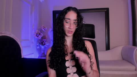 Snapshot of _luna_dupont_ chatting on 01.15.25  Luna  online show from 01.15.25