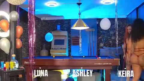 Snapshot of _luna_dupont_ chatting on 02.15.25  Luna  online show from 02.15.25