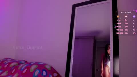 Snapshot of _luna_dupont_ chatting on 09.19.25  Luna  online show from 09.19.25