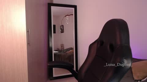 Snapshot of _luna_dupont_ chatting on 07.31.26 Luna online show from 07.31.26