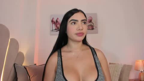 Snapshot of _luuciana_ chatting on 05.13.26 _luuciana_ online show from 05.13.26