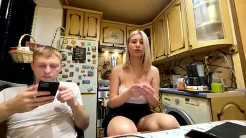 Snapshot of _magic_kis chatting on 04.05.26 _magic_kis online show from 04.05.26