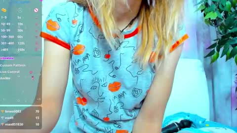 Snapshot of _mari_so chatting on 01.23.25 Scarlett online show from 01.23.25