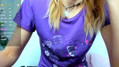 Snapshot of _mari_so chatting on 02.02.25 Scarlett online show from 02.02.25