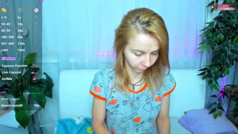 Snapshot of _mari_so chatting on 02.04.25 Scarlett online show from 02.04.25