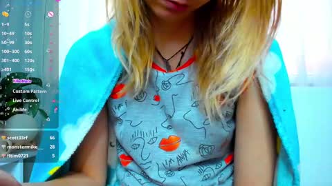 Snapshot of _mari_so chatting on 02.11.25 Scarlett online show from 02.11.25